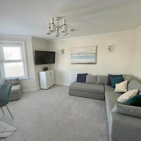 Exquisite Apartment, Stone Throw From The Beach Bournemouth Exterior foto