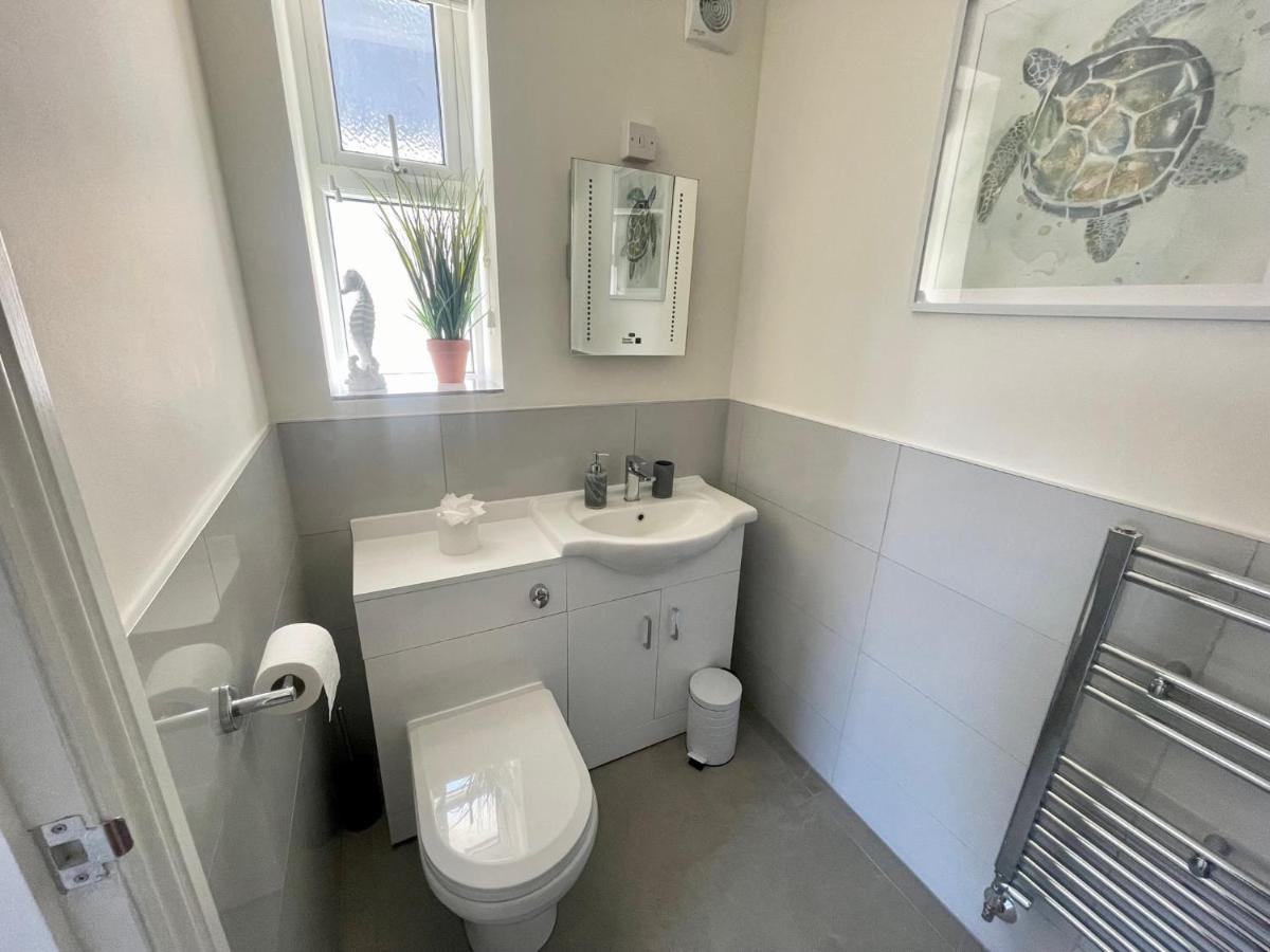 Exquisite Apartment, Stone Throw From The Beach Bournemouth Exterior foto
