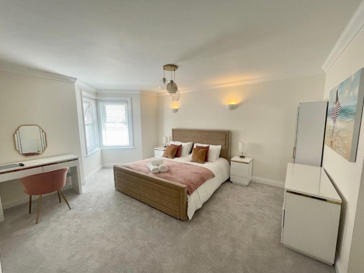 Exquisite Apartment, Stone Throw From The Beach Bournemouth Exterior foto