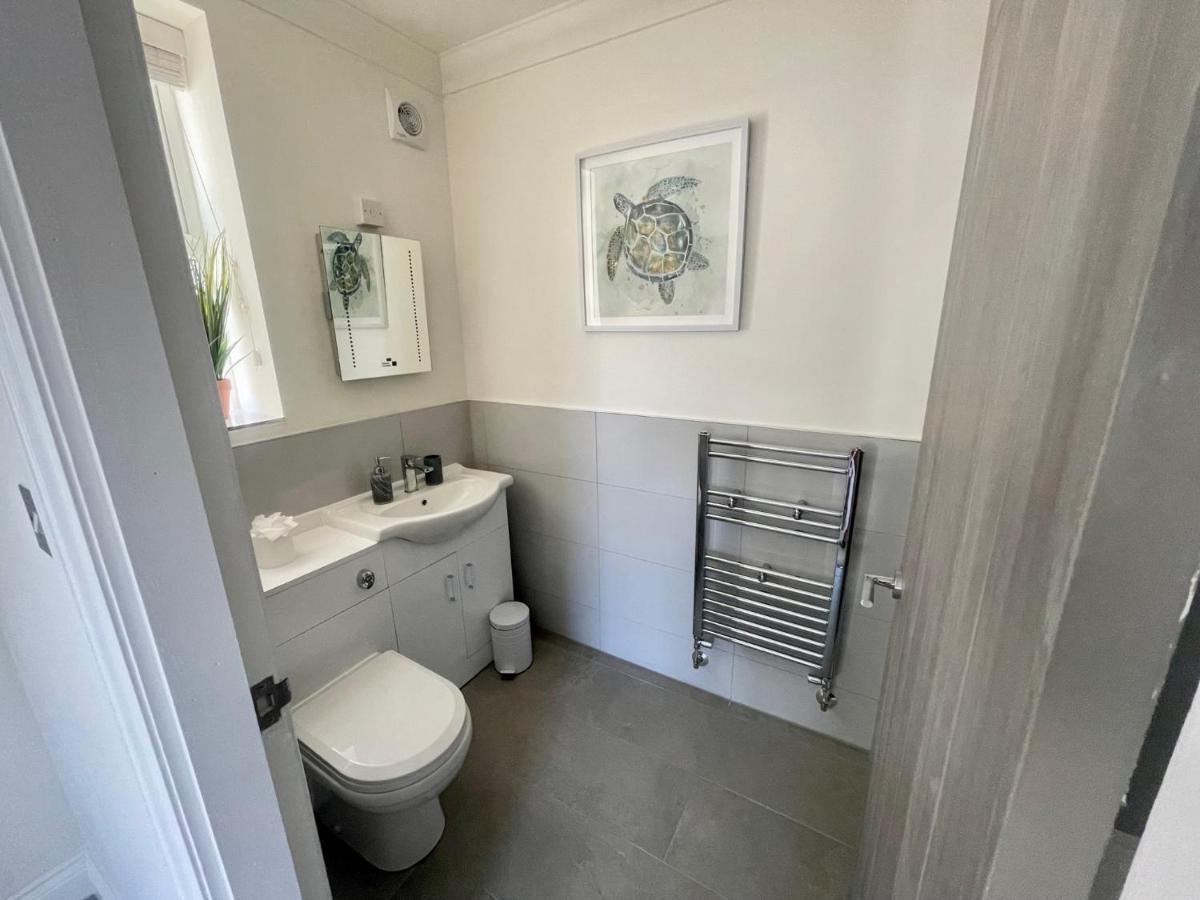 Exquisite Apartment, Stone Throw From The Beach Bournemouth Exterior foto