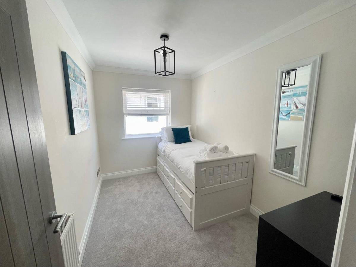 Exquisite Apartment, Stone Throw From The Beach Bournemouth Exterior foto
