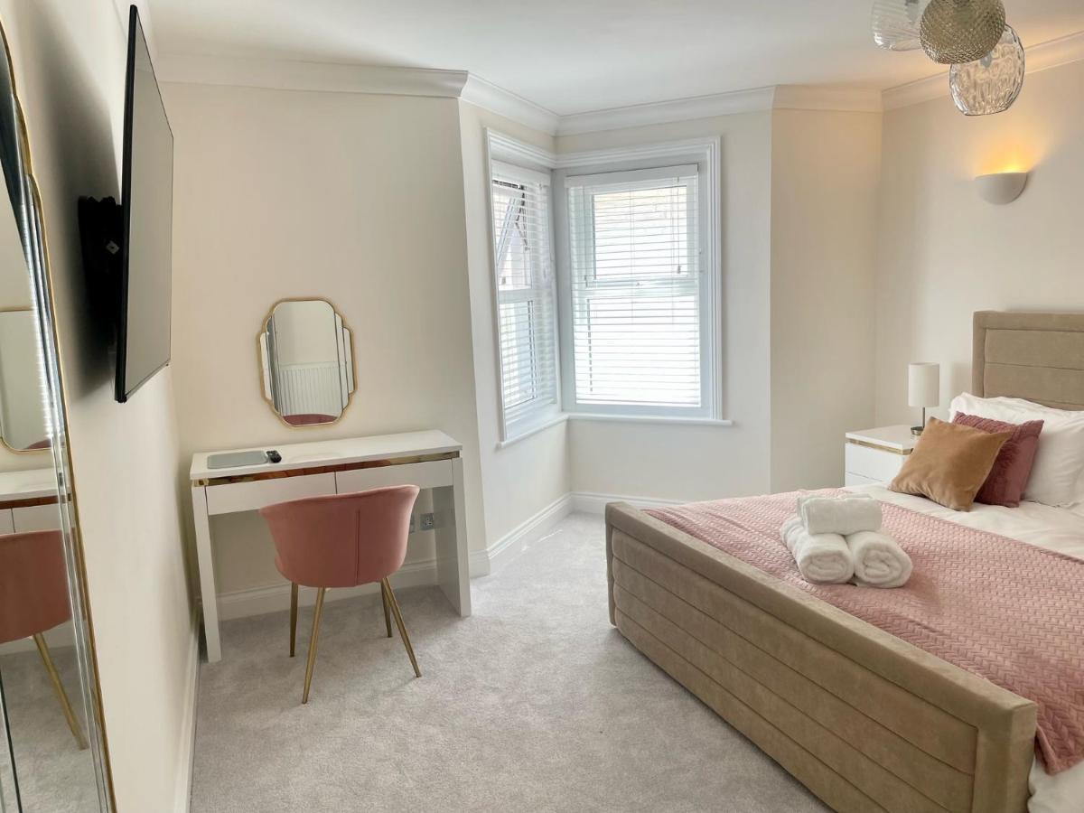 Exquisite Apartment, Stone Throw From The Beach Bournemouth Exterior foto