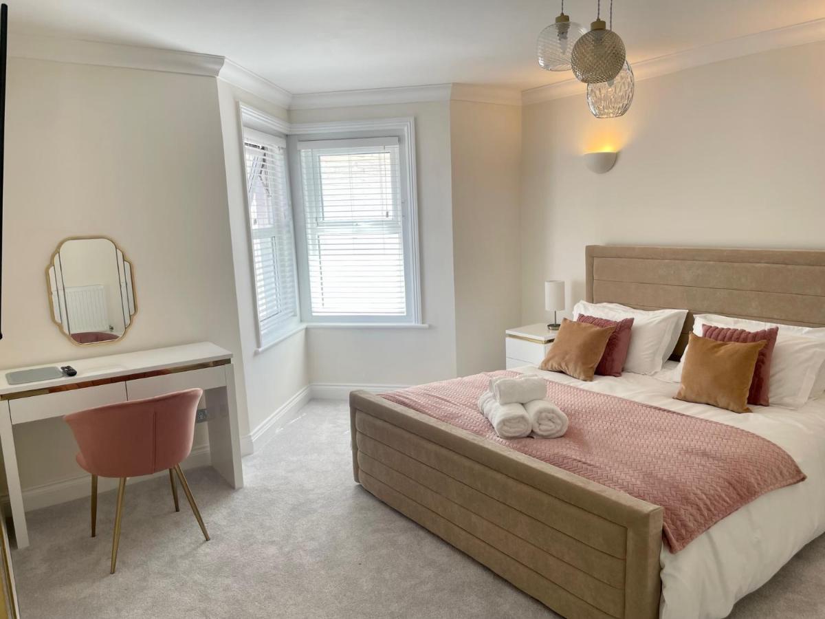 Exquisite Apartment, Stone Throw From The Beach Bournemouth Exterior foto